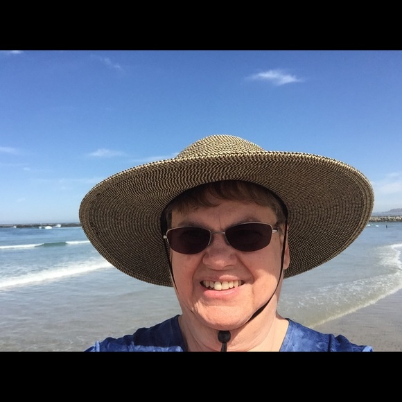 Meet your Posher, Judy - Picture 2 of 3